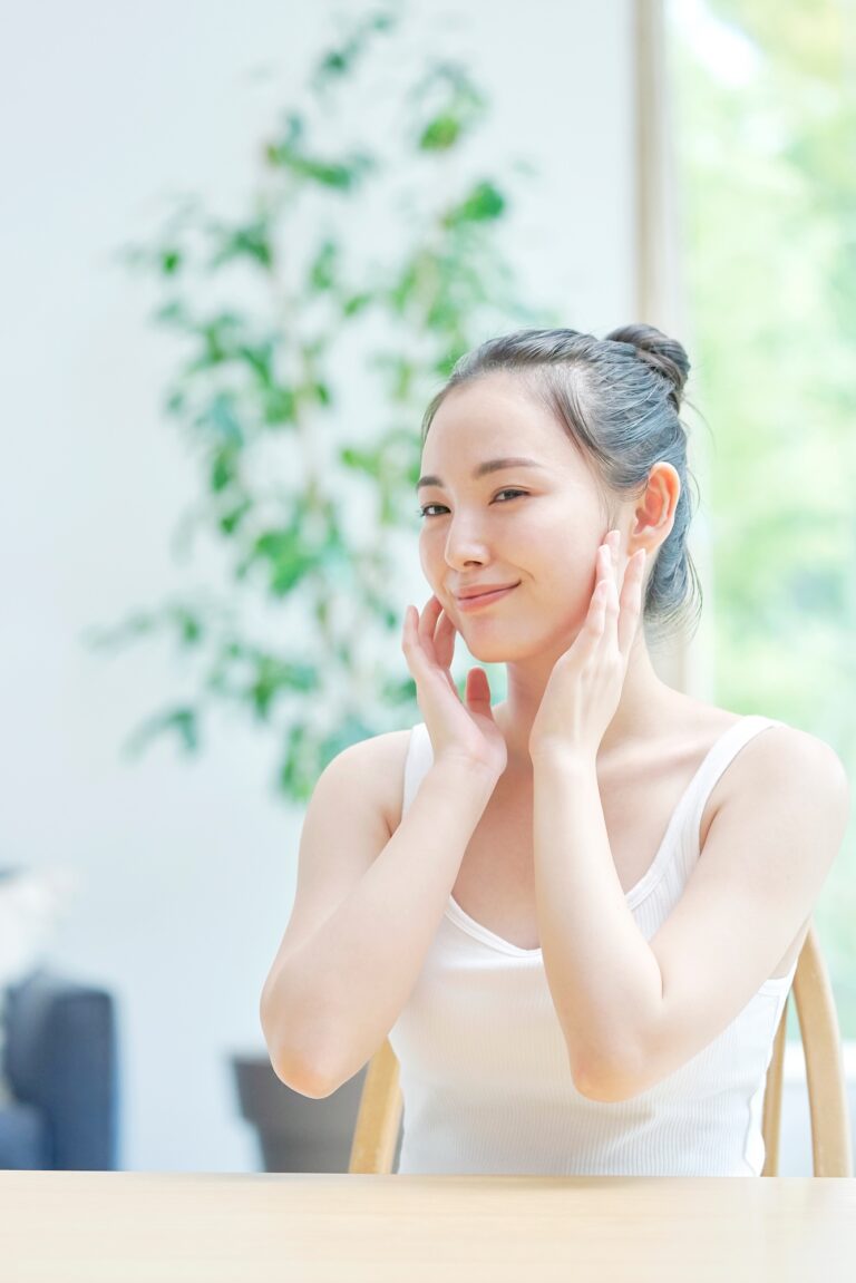 美容笑顔の女性